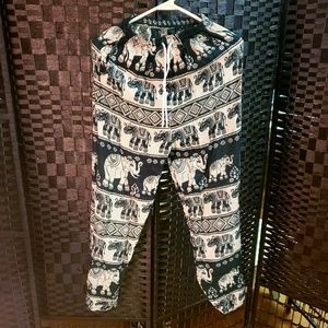 Lightweight yoga or sleep pants